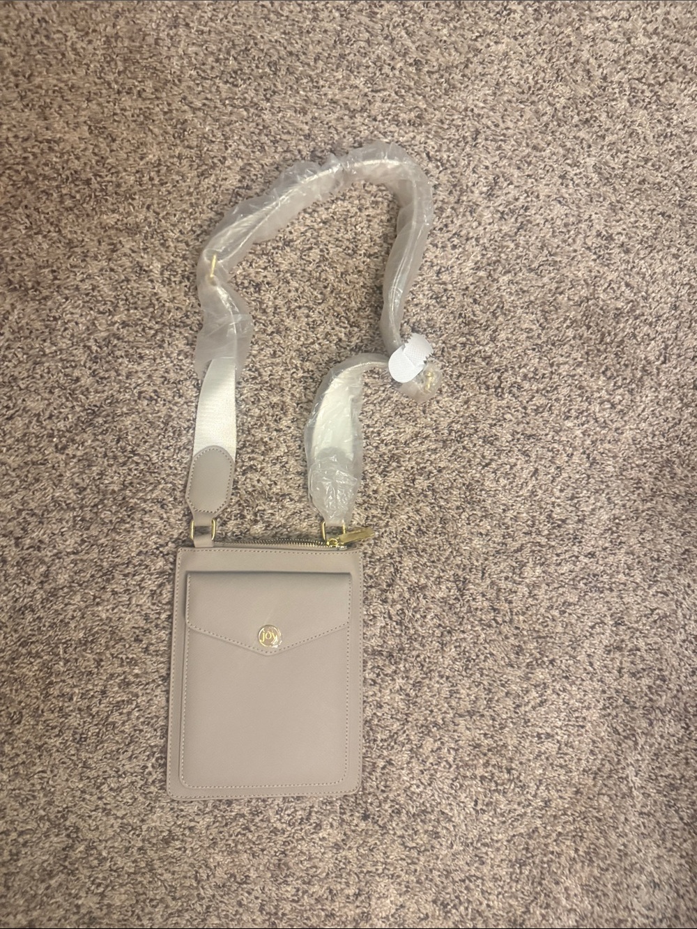 JOY MANGANO NWT Clean & Chic Slimline tan Saffiano leather crossbody bag w/ RFID - Picture 2 of 5